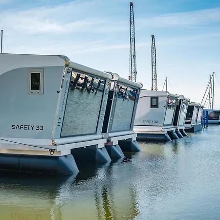 Botel Hausboot Relax 4*