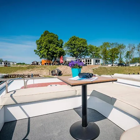 Hausboot Relax Ботель Загард